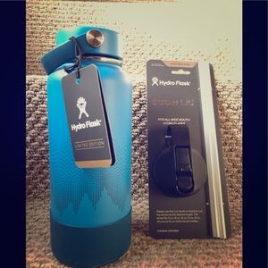 Brand New Hydro Flask plus Straw Lid